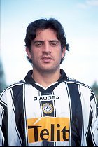 赫克托&middot;<a class="innerlink" title="毛里西奧" href="/wiki/%E6%AF%9B%E9%87%8C%E8%A5%BF%E5%A5%A7">毛里西奧</a>&middot;皮內達