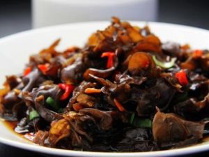 泡椒拌木耳 泡椒拌木耳