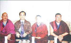 曾浩波和朋友的照片