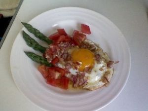 蘆筍煎蛋色拉 蘆筍煎蛋色拉