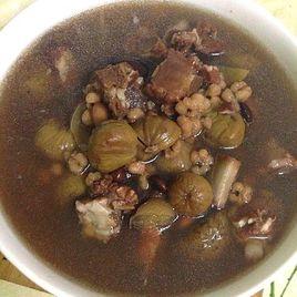 黑豆燉排骨 黑豆燉排骨