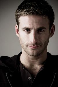 迪恩·奧戈曼 迪恩·奧戈曼