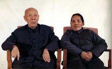 董必武偕夫人何連芝在廣州