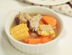 胡蘿蔔玉米排骨湯