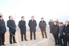 市委書記穆為民一行在余關鄉核桃山檢查調研