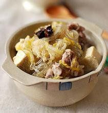 骨頭燉凍豆腐 骨頭燉凍豆腐