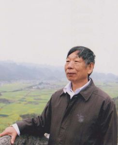 何求[廣西自治區黨委講師團常務副團長]