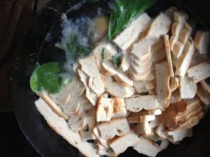 茼蒿牛肉末燴鍋餅 茼蒿牛肉末燴鍋餅