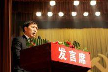 賈廷亮在會上發表演講