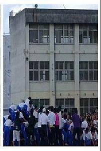 日本學生“疊羅漢”受傷事件