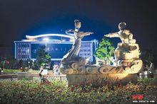 鄖西天河廣場上的牛郎織女雕像