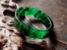 翠玉[石質玉級多晶集合體]