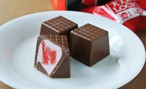 草莓夾心黑朱古力 草莓夾心黑朱古力