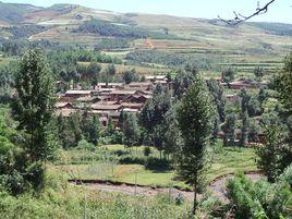 大河邊村[六哨鄉龍街村委會大河邊村]