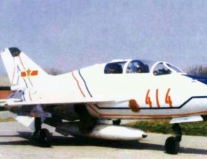 中國殲教-7教練機