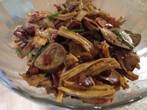 油麵筋炒火腿腸 油麵筋炒火腿腸