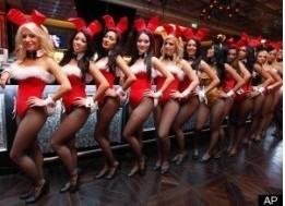 花公子在澳門的俱樂部開張時，18位兔女郎前來助陣