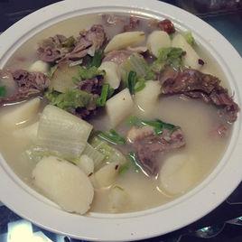 白蘿蔔煲鴨架湯 白蘿蔔煲鴨架湯