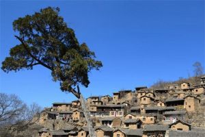 布紅上寨村 布紅上寨村