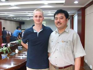 （圖）和奧地利桌式足球愛好者在北京研討會上