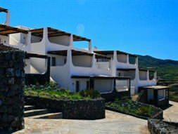 潘泰萊里亞島機場