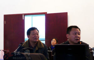 劉小平（右）講攝影。