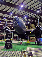 皇家加拿大空軍博物館展出的Halifax Mk VII NA337