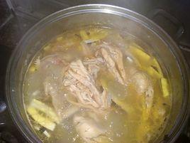 椰子煲雞 椰子煲雞