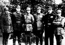 薛子正（右1）參加南嶽游擊幹部訓練班合影