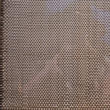 絲綢[用蠶絲或人造絲純織或交織而成的織品總稱]