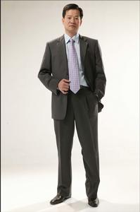 陳懷德[中國扶貧開發協會副會長富佑集團董事局主席]