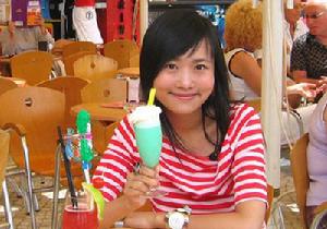 央視美女主持人——王梁