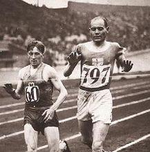 帕沃&middot;魯米（右）