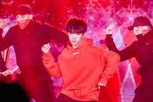 易烊千璽《扇子舞》