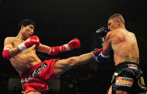 張開印擊敗外國拳鬥士韋恩