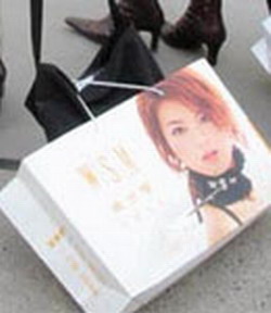 （圖）李湘大白天被拖走