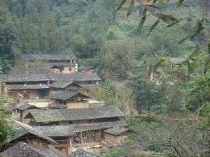 岩峰洞村 岩峰洞村