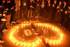 襄陽大學生音樂節為雅安祈福