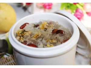 菊花杏仁燉銀耳