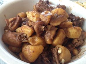 土豆燉雞肉煲