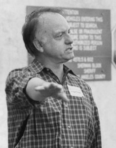 詹姆斯·布里奇斯 詹姆斯·布里奇斯