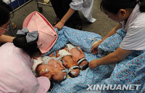 5&middot;12地震中成都婦產科醫院的醫護人員