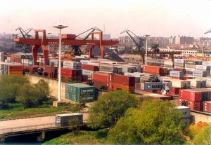 （圖）七里港作業區貨櫃堆場
