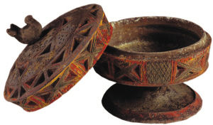 西漢彩繪陶熏爐 西漢彩繪陶熏爐