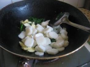 通菜炒年糕 通菜炒年糕