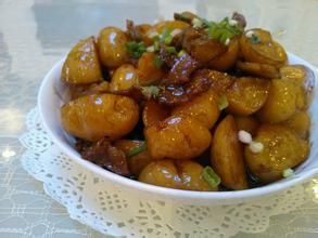 小土豆燜小香菇