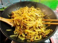 土豆絲炒裡脊肉 土豆絲炒裡脊肉