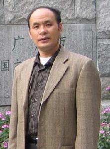 廣西音樂家協會專職副主席黃朝瑞