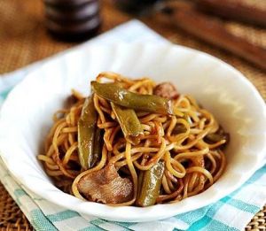 醬香豆角燜面 醬香豆角燜面