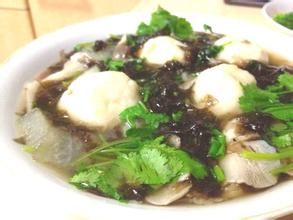 蘑菇冬瓜魚丸湯 蘑菇冬瓜魚丸湯